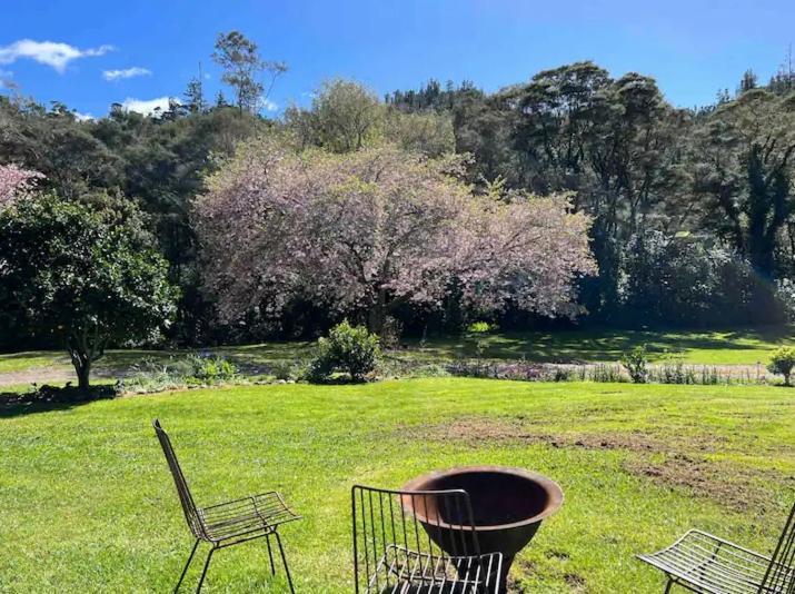 Coromandel Secluded Log Cabin Retreat Hikuai Eksteriør bilde