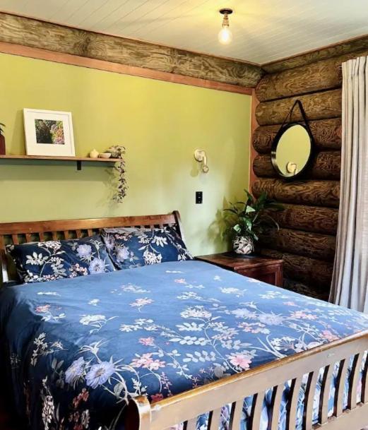 Coromandel Secluded Log Cabin Retreat Hikuai Eksteriør bilde